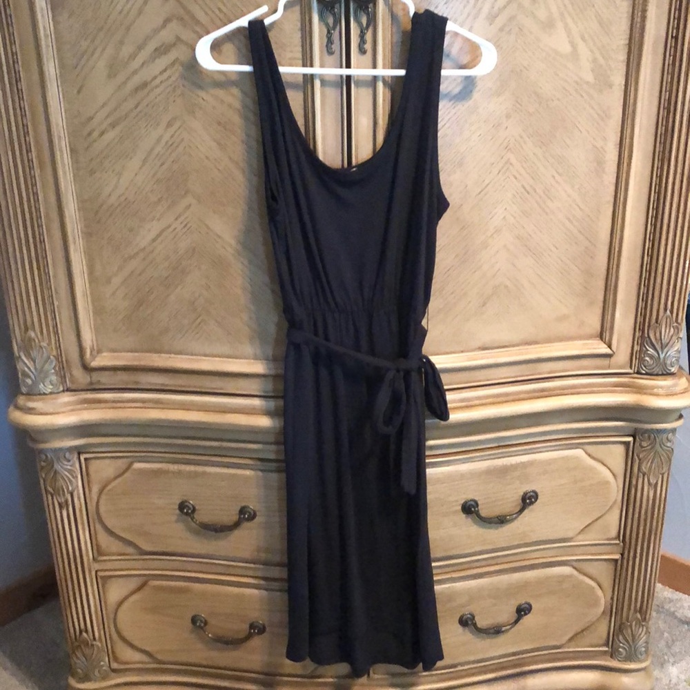 Threads 4 Thoughts black midi dress size small.